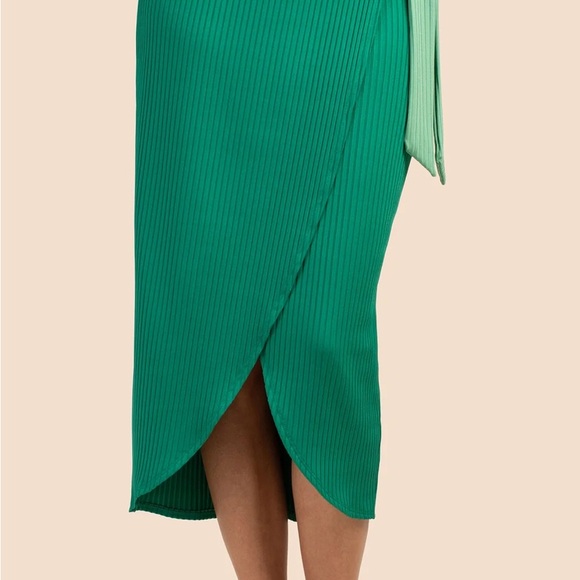 Brand New Trina Turk Bikini and Cover Up Set - Picture 5 of 5